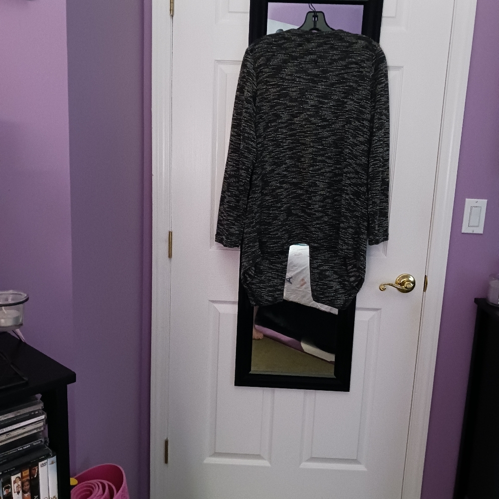 Sweater - Picture 1 of 2